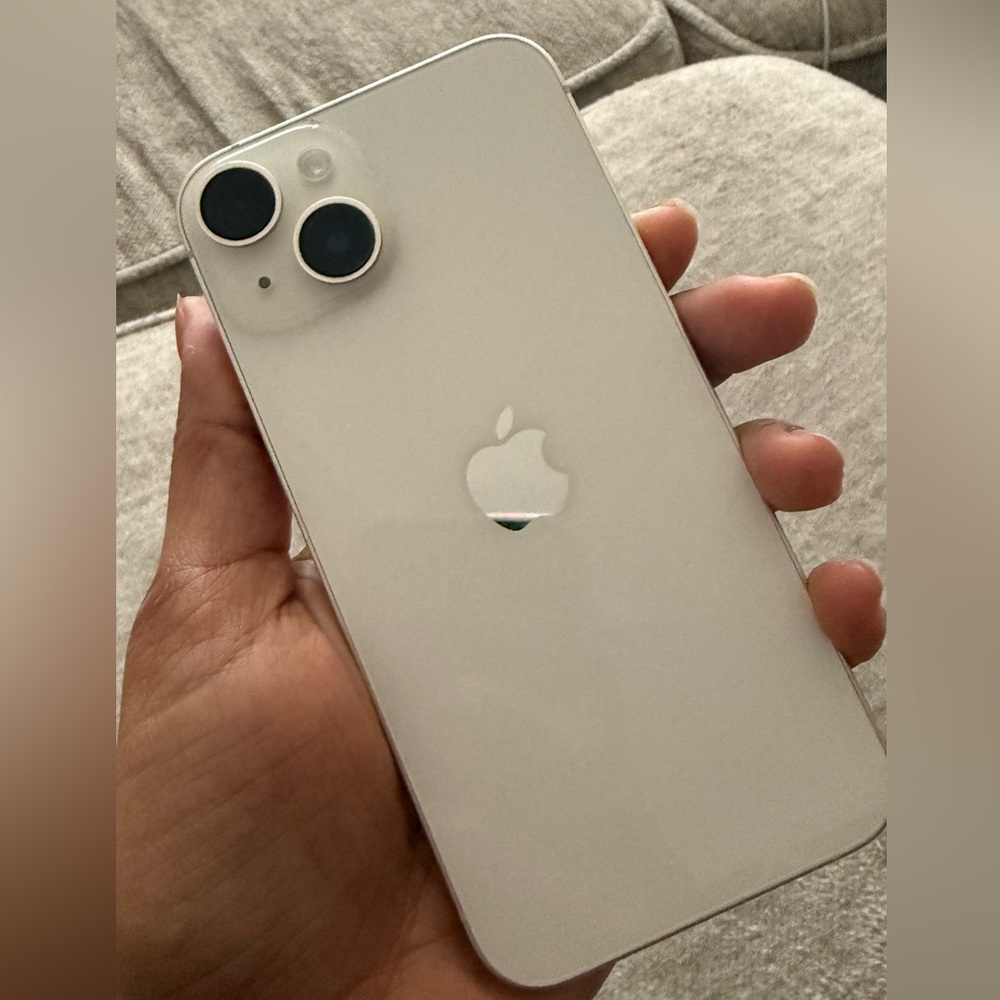 Unlocked Apple Smartphone in Starlight White